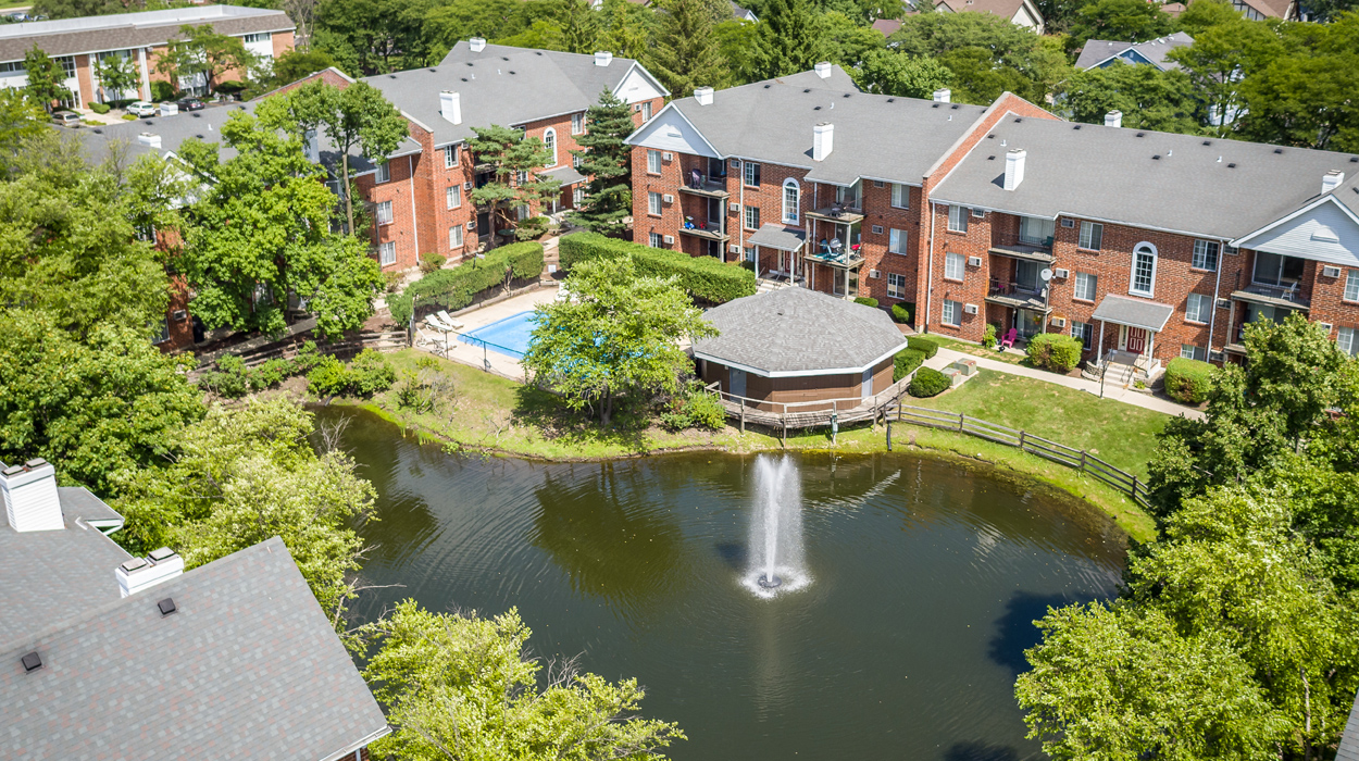 Huntington Residences Apartment Rentals in Naperville, IL - Major